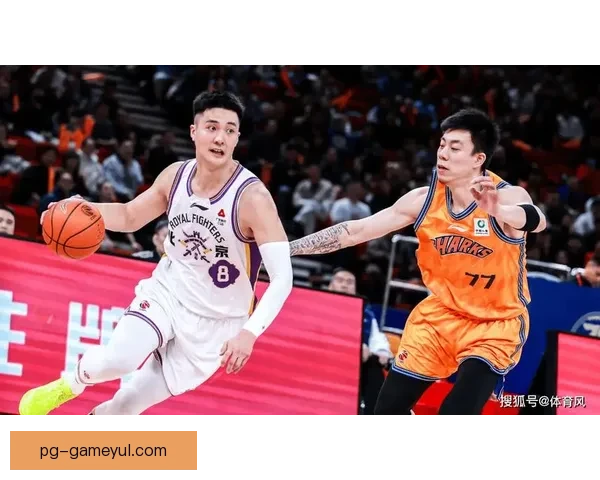 上海双杀北控迎20胜 洛夫顿豪斯闪耀